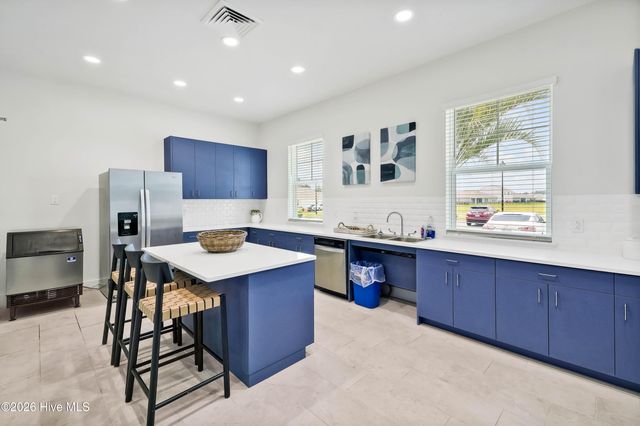 4327 Majesty Drive Unit 403, Castle Hayne, NC 28429