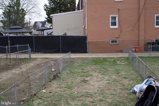 3042 WALDORF AVE, Camden, NJ 08105