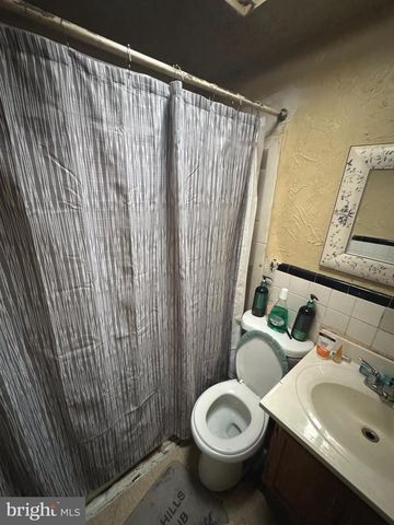 3042 WALDORF AVE, Camden, NJ 08105