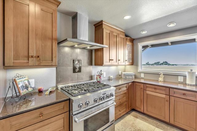 268 Giberson Road, Moss Landing, CA 95039