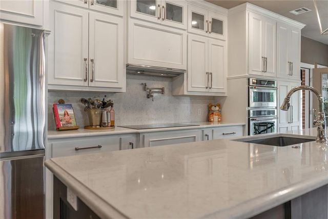 4000 Newburg Drive, Choctaw, OK 73020