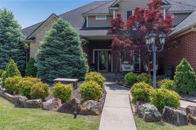 4000 Newburg Drive, Choctaw, OK 73020