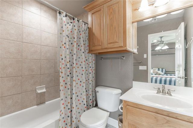 4000 Newburg Drive, Choctaw, OK 73020