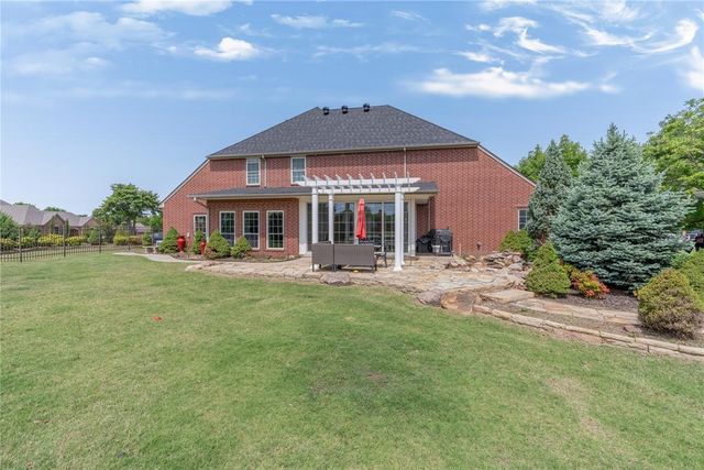4000 Newburg Drive, Choctaw, OK 73020