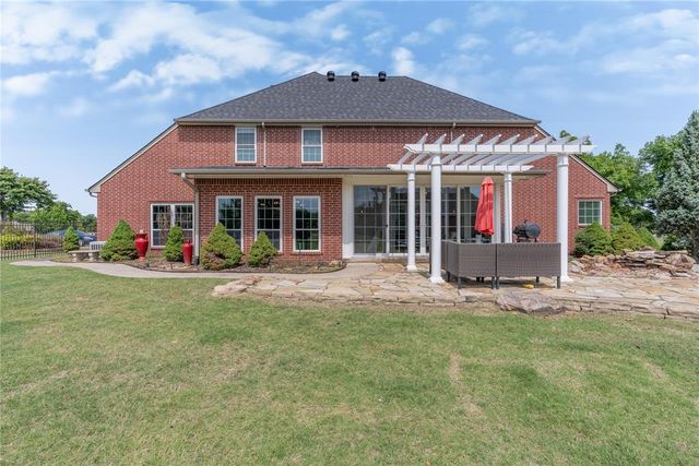4000 Newburg Drive, Choctaw, OK 73020