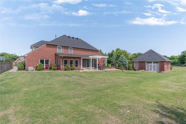 4000 Newburg Drive, Choctaw, OK 73020