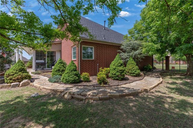 4000 Newburg Drive, Choctaw, OK 73020