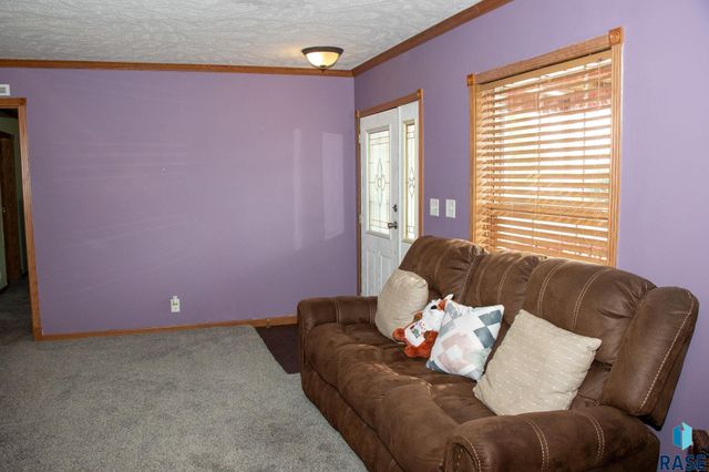 2500 N Lyme Grass Ave, Sioux Falls, SD 57107