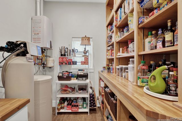 308 Oakhaven Lane, Fredericksburg, TX 78624