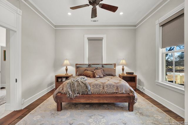 308 Oakhaven Lane, Fredericksburg, TX 78624