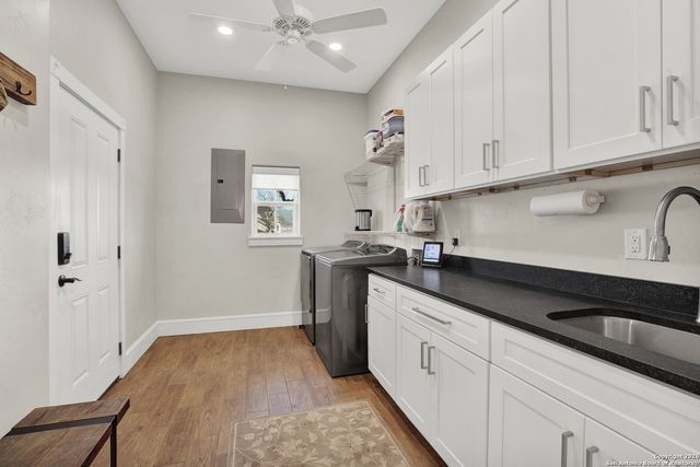 308 Oakhaven Lane, Fredericksburg, TX 78624