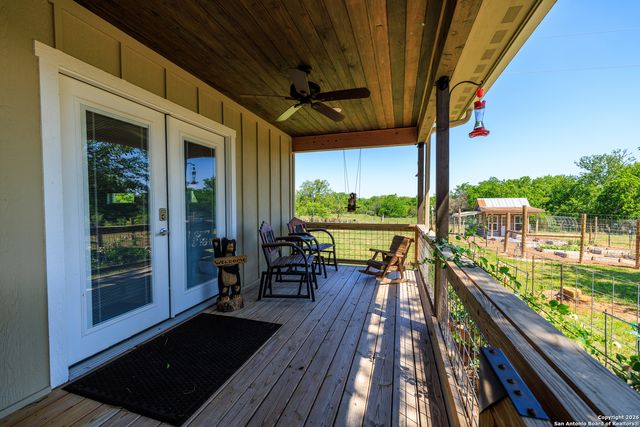 308 Oakhaven Lane, Fredericksburg, TX 78624