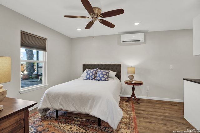 308 Oakhaven Lane, Fredericksburg, TX 78624