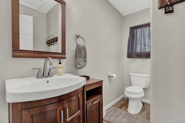 308 Oakhaven Lane, Fredericksburg, TX 78624