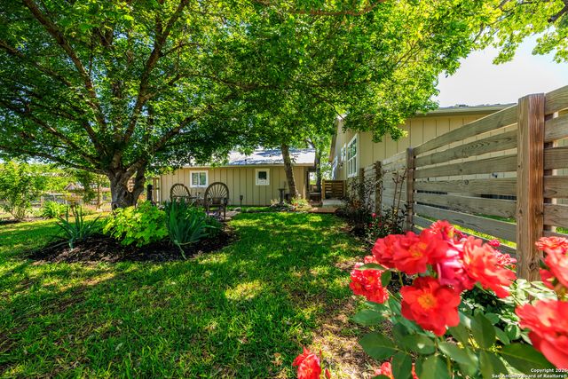 308 Oakhaven Lane, Fredericksburg, TX 78624