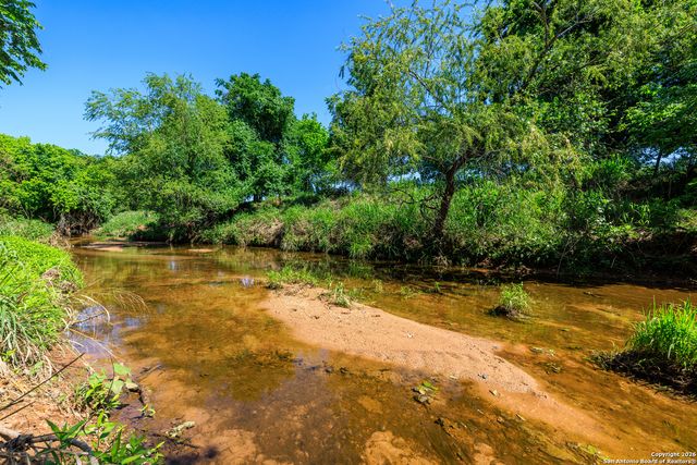 308 Oakhaven Lane, Fredericksburg, TX 78624