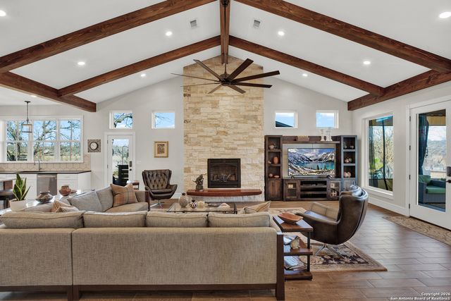 308 Oakhaven Lane, Fredericksburg, TX 78624