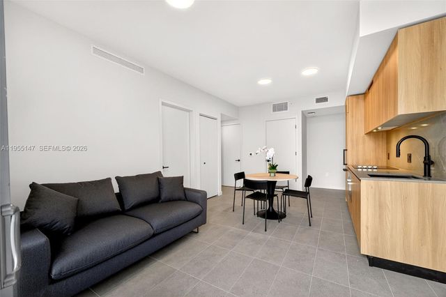 121 NE 5th Street 1913, Miami, FL 33132