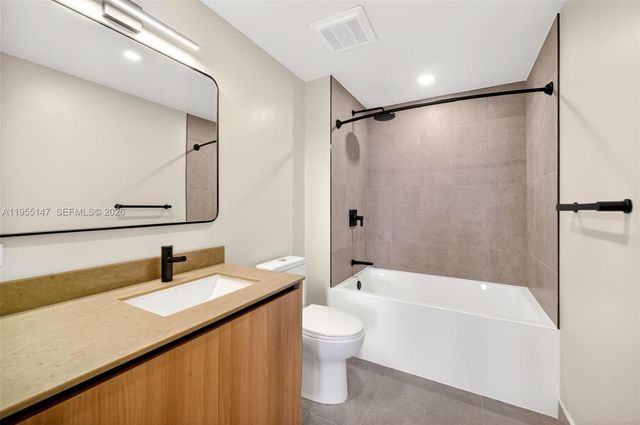 121 NE 5th Street 1913, Miami, FL 33132