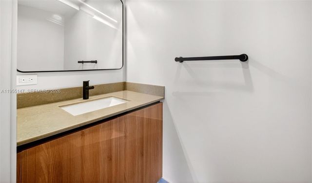 121 NE 5th Street 1913, Miami, FL 33132