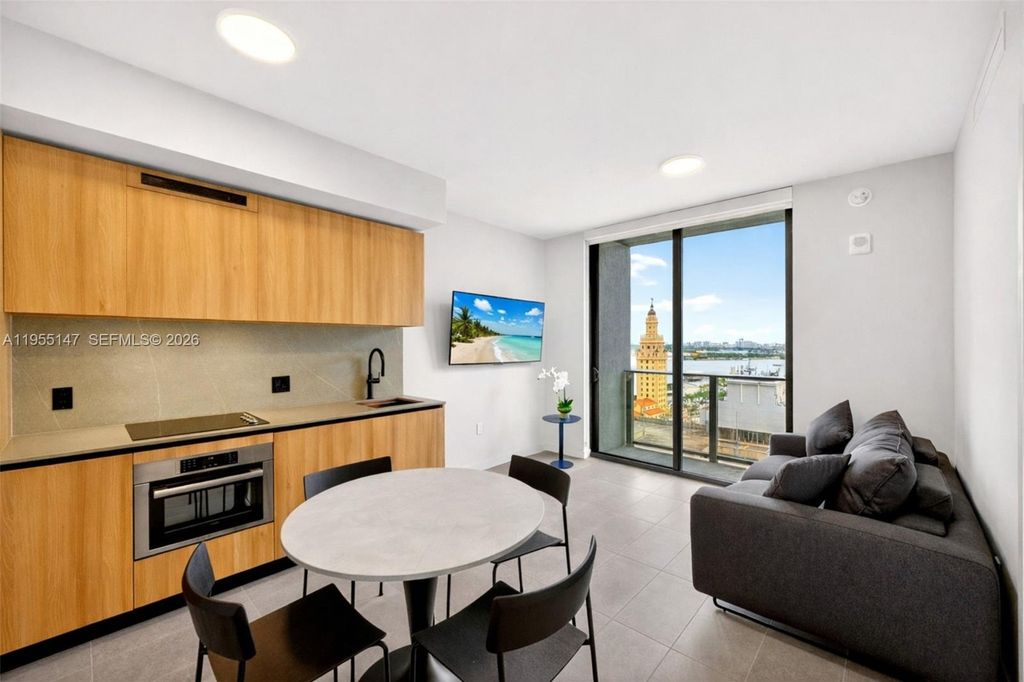 121 NE 5th Street 1913, Miami, FL 33132