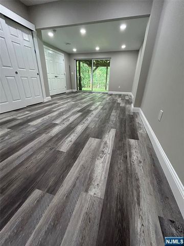 220 Butternut Drive, Wayne, NJ 07470