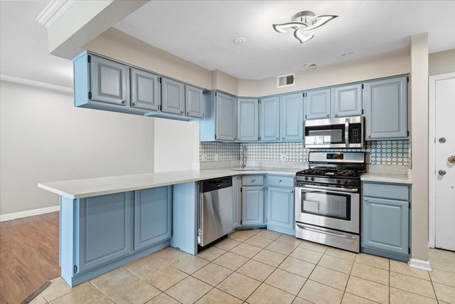 5300 Carriageway Drive 207, Rolling Meadows, IL 60008