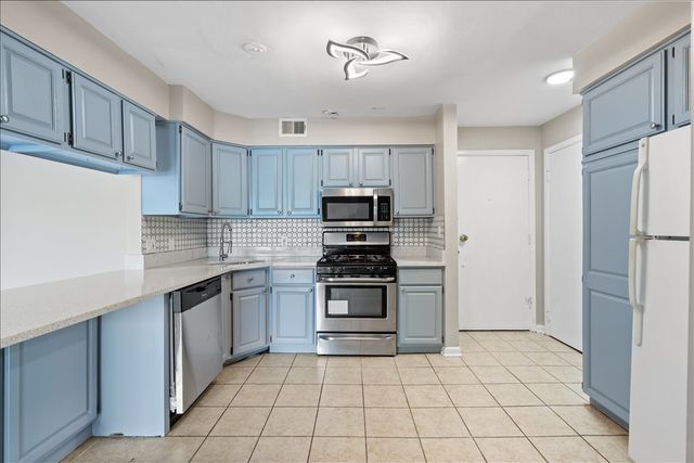 5300 Carriageway Drive 207, Rolling Meadows, IL 60008