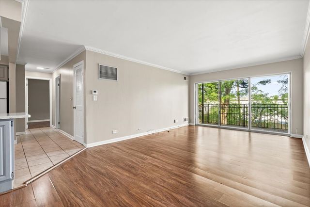 5300 Carriageway Drive 207, Rolling Meadows, IL 60008