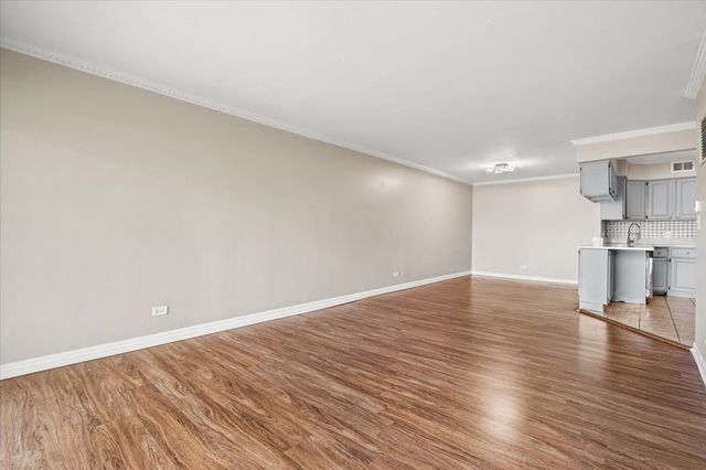 5300 Carriageway Drive 207, Rolling Meadows, IL 60008