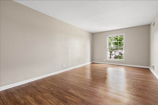 5300 Carriageway Drive 207, Rolling Meadows, IL 60008