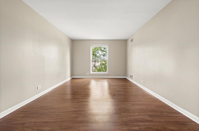 5300 Carriageway Drive 207, Rolling Meadows, IL 60008