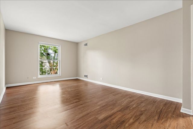 5300 Carriageway Drive 207, Rolling Meadows, IL 60008