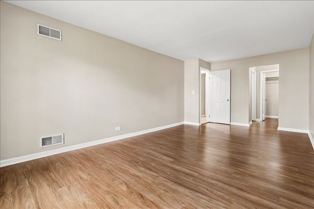 5300 Carriageway Drive 207, Rolling Meadows, IL 60008