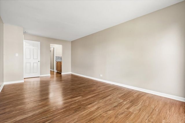 5300 Carriageway Drive 207, Rolling Meadows, IL 60008