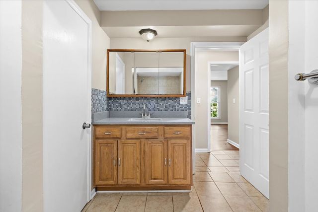 5300 Carriageway Drive 207, Rolling Meadows, IL 60008
