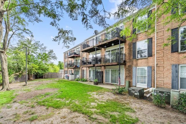 5300 Carriageway Drive 207, Rolling Meadows, IL 60008