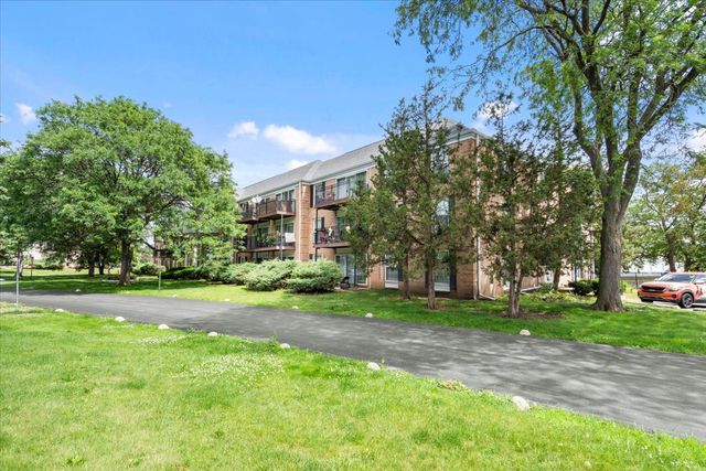 5300 Carriageway Drive 207, Rolling Meadows, IL 60008