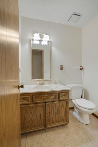 8359 Amsden Ridge Drive, Bloomington, MN 55438
