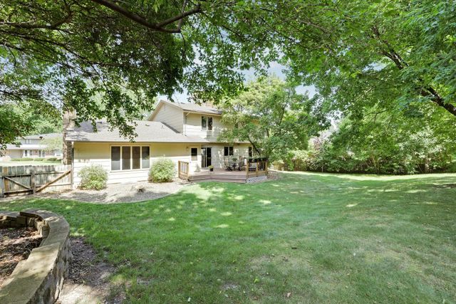 8359 Amsden Ridge Drive, Bloomington, MN 55438