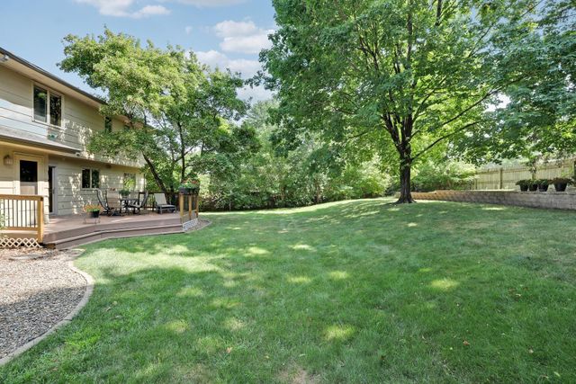 8359 Amsden Ridge Drive, Bloomington, MN 55438