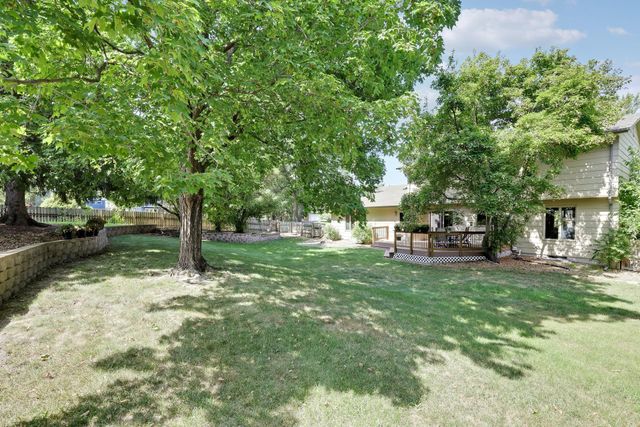 8359 Amsden Ridge Drive, Bloomington, MN 55438