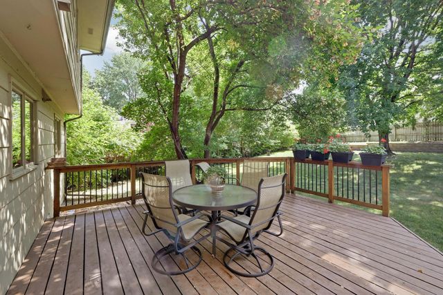 8359 Amsden Ridge Drive, Bloomington, MN 55438