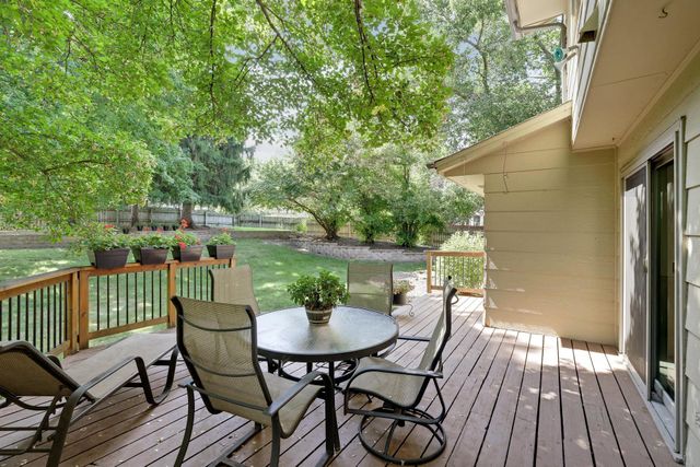 8359 Amsden Ridge Drive, Bloomington, MN 55438