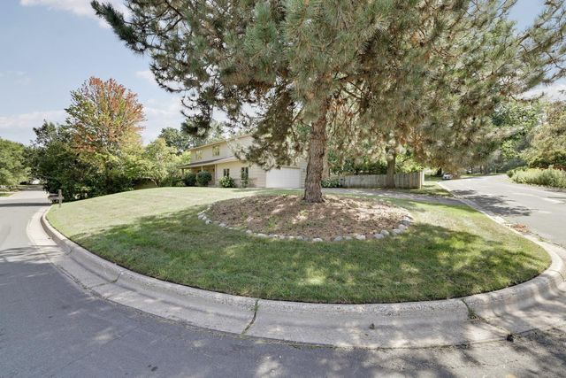 8359 Amsden Ridge Drive, Bloomington, MN 55438
