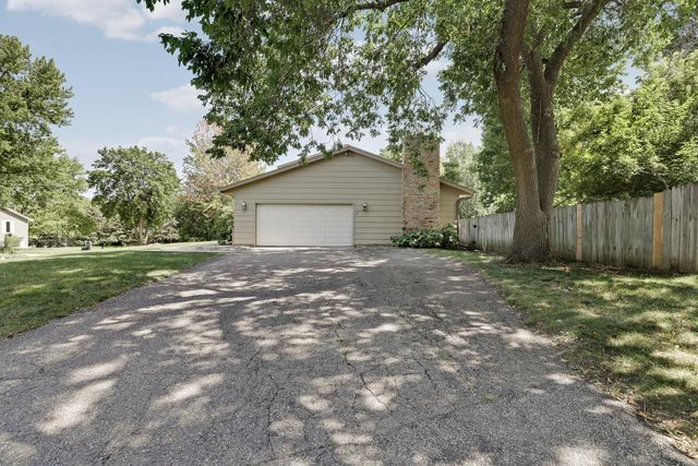 8359 Amsden Ridge Drive, Bloomington, MN 55438