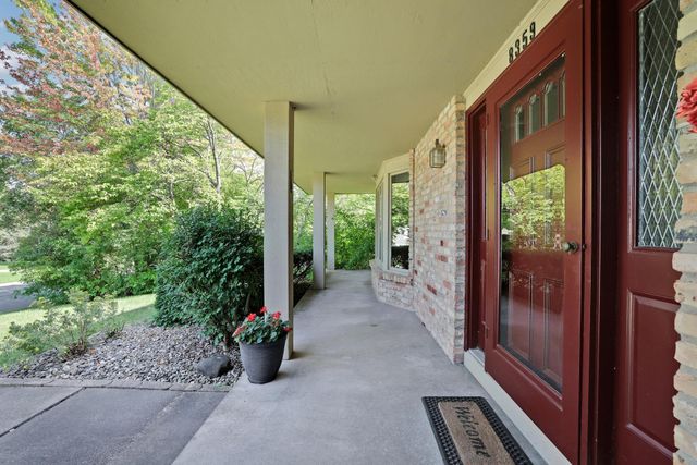 8359 Amsden Ridge Drive, Bloomington, MN 55438