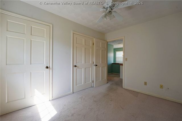 2 Beacon Hill, Charleston, WV 25311