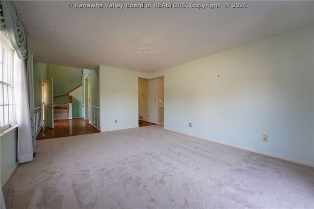 2 Beacon Hill, Charleston, WV 25311