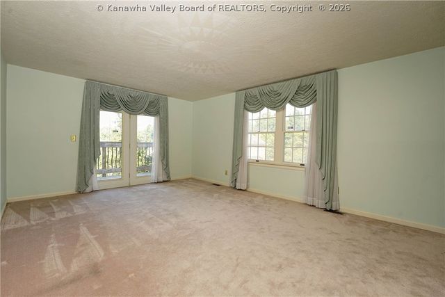 2 Beacon Hill, Charleston, WV 25311
